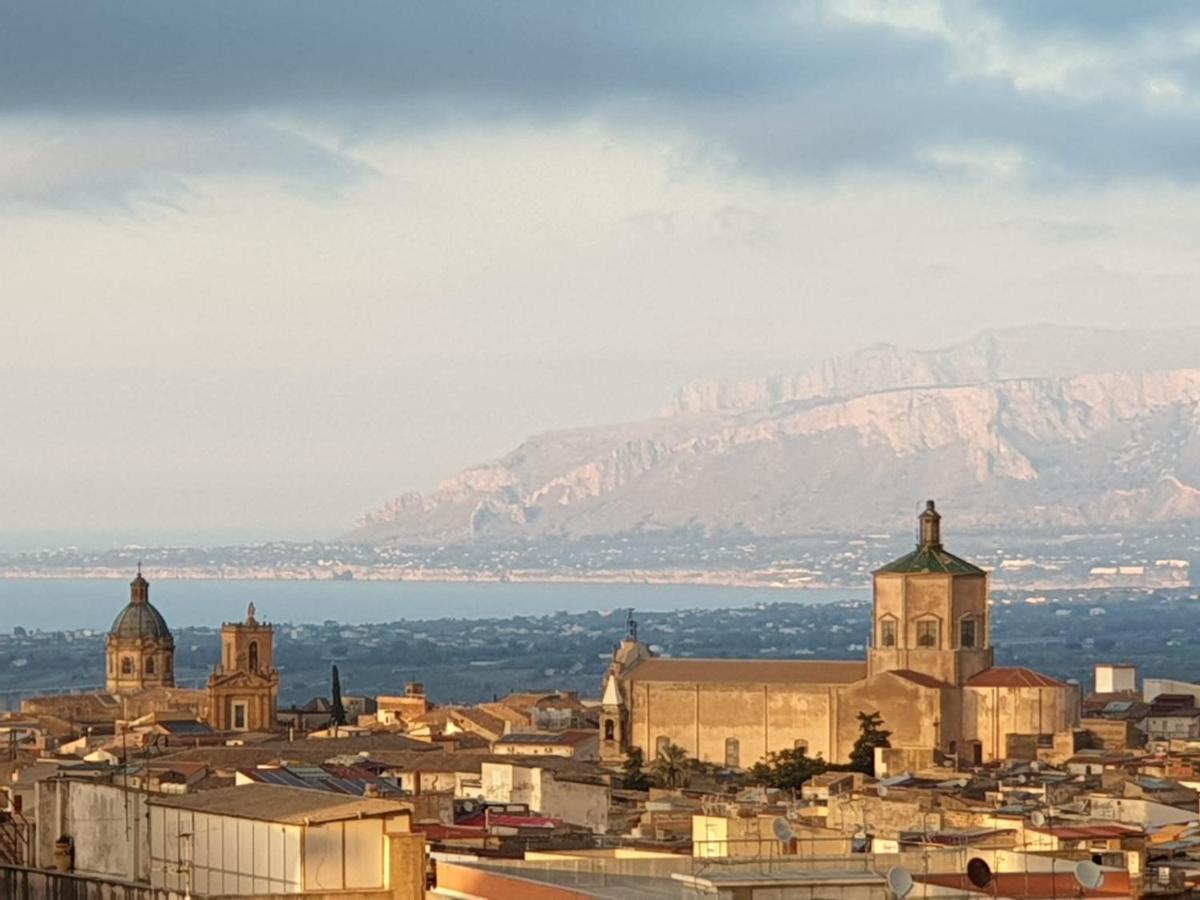 Il Girasole Del Centro Storico Villa Alcamo Bagian luar foto